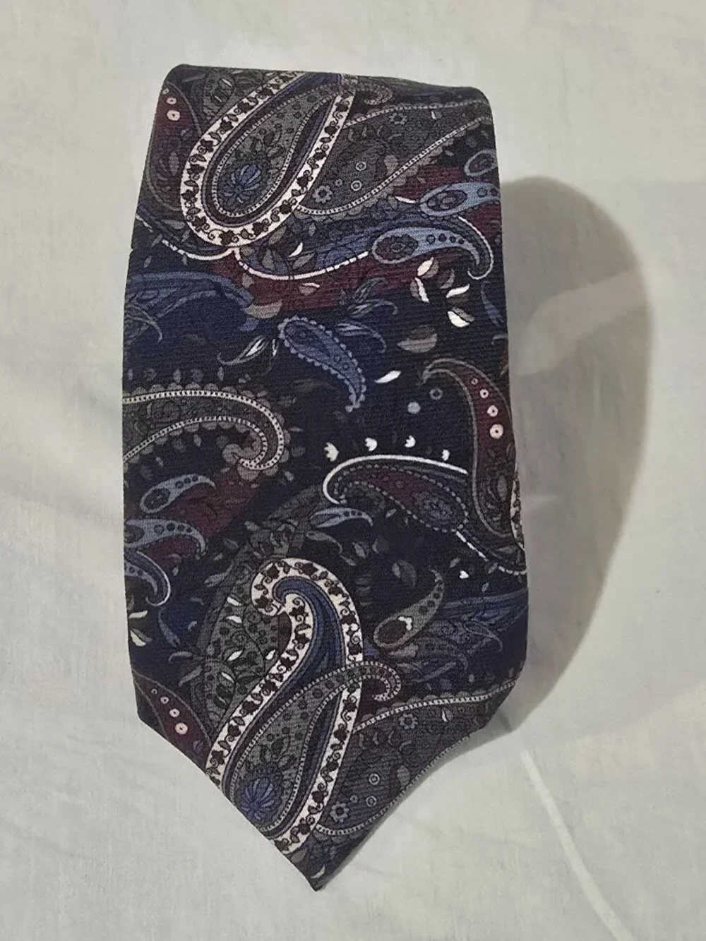 NWT - A, Celini Made in Italy 100% Silk Necktie - Blue Paisly